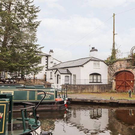 Scotch Hall Cottage Llangollen Esterno foto