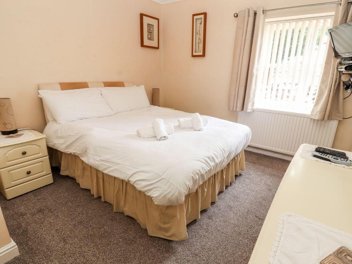 Scotch Hall Cottage Llangollen Esterno foto