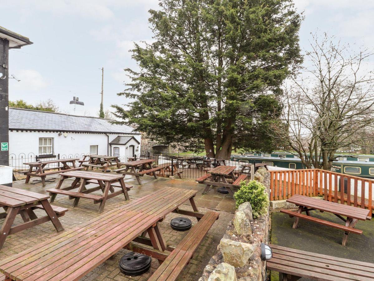 Scotch Hall Cottage Llangollen Esterno foto